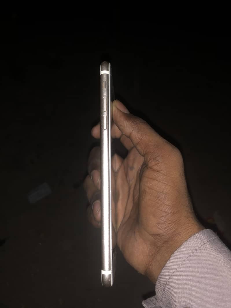 Apple iPhone 7 Plus 4