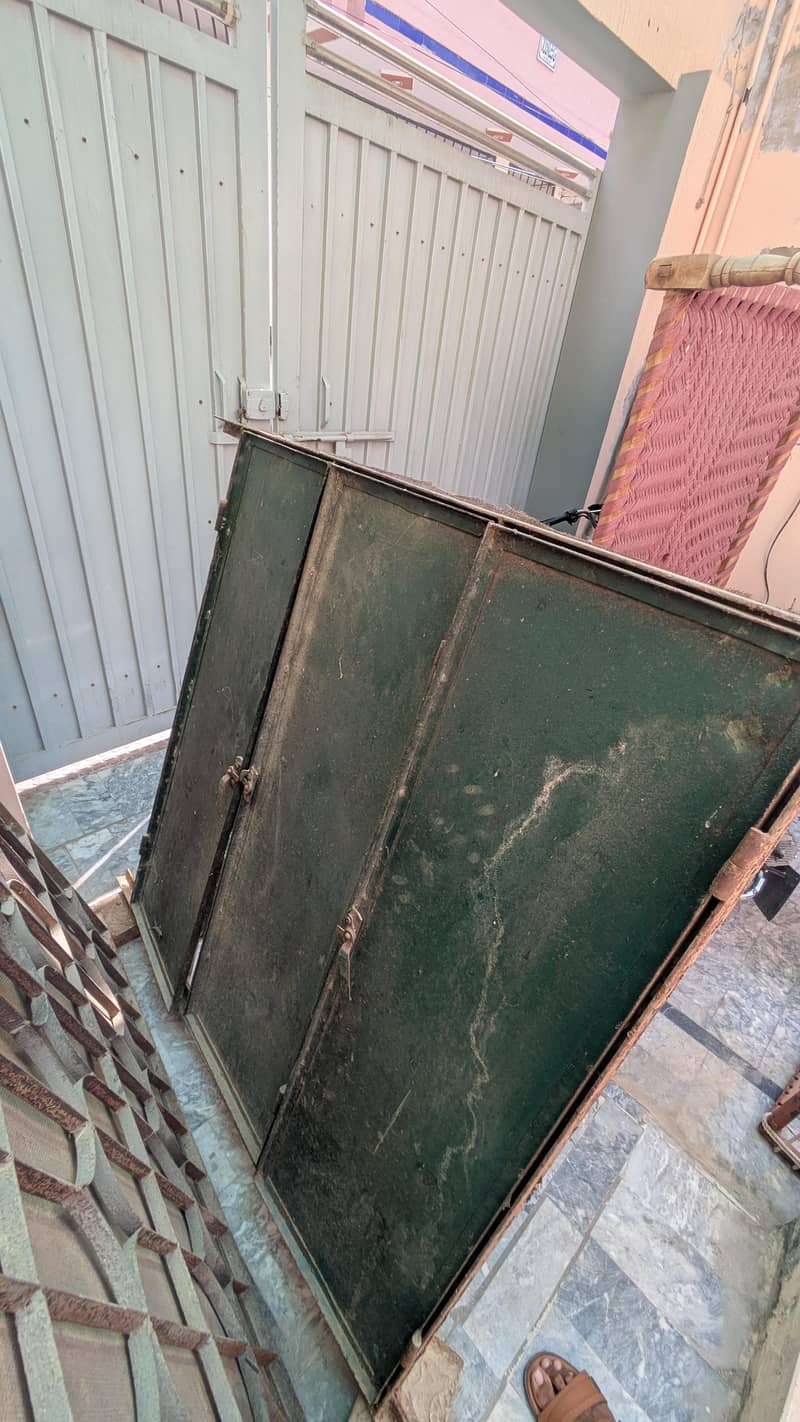 Window iron 5
