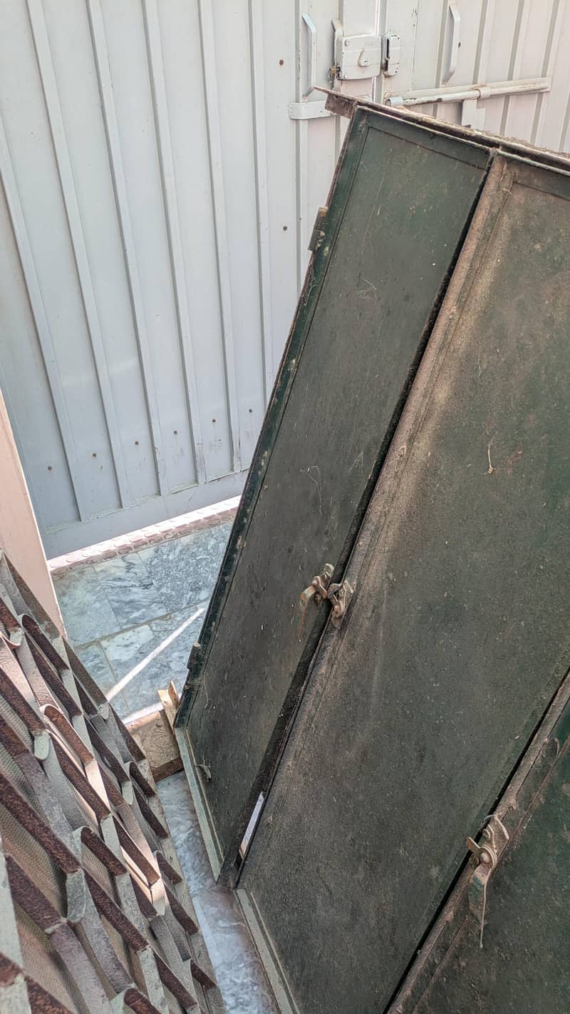 Window iron 7
