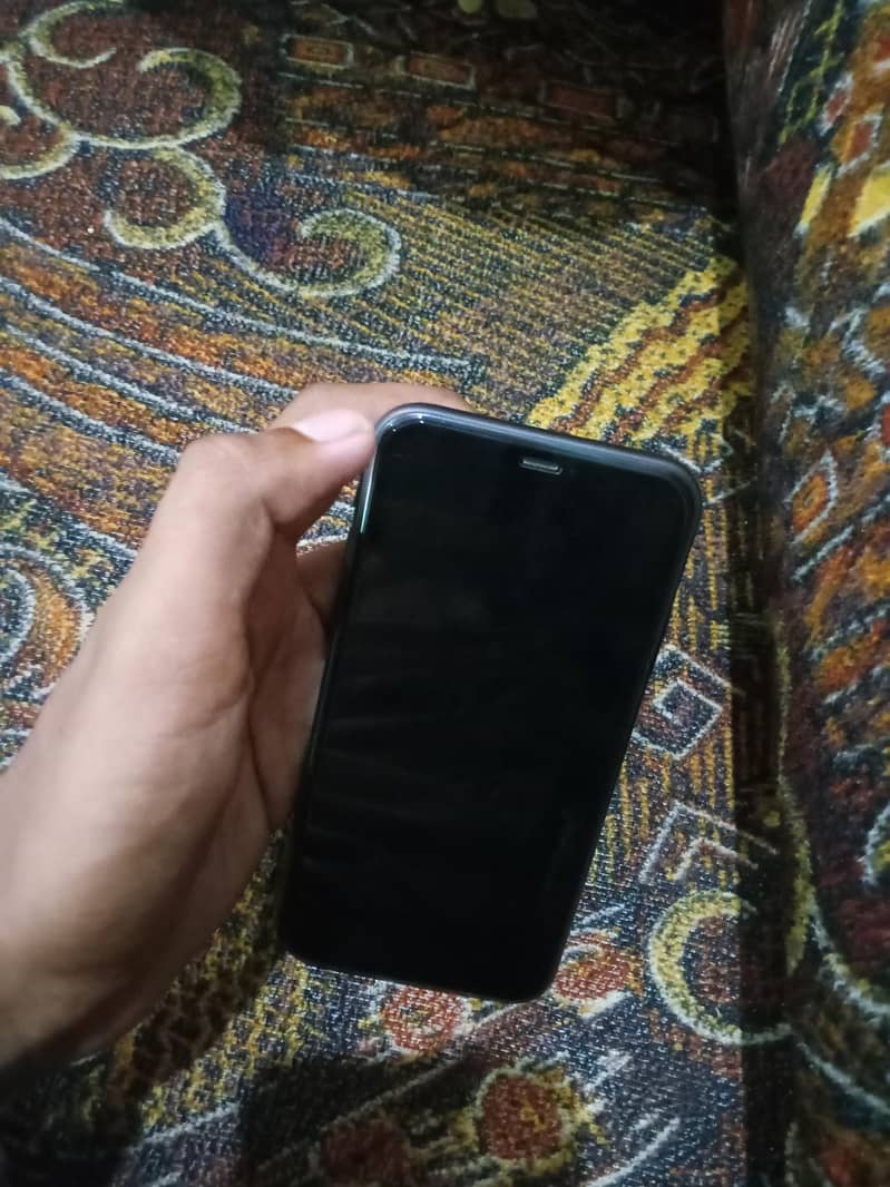 Apple iPhone 11 3