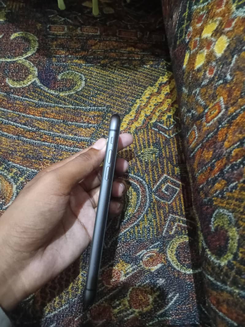 Apple iPhone 11 5