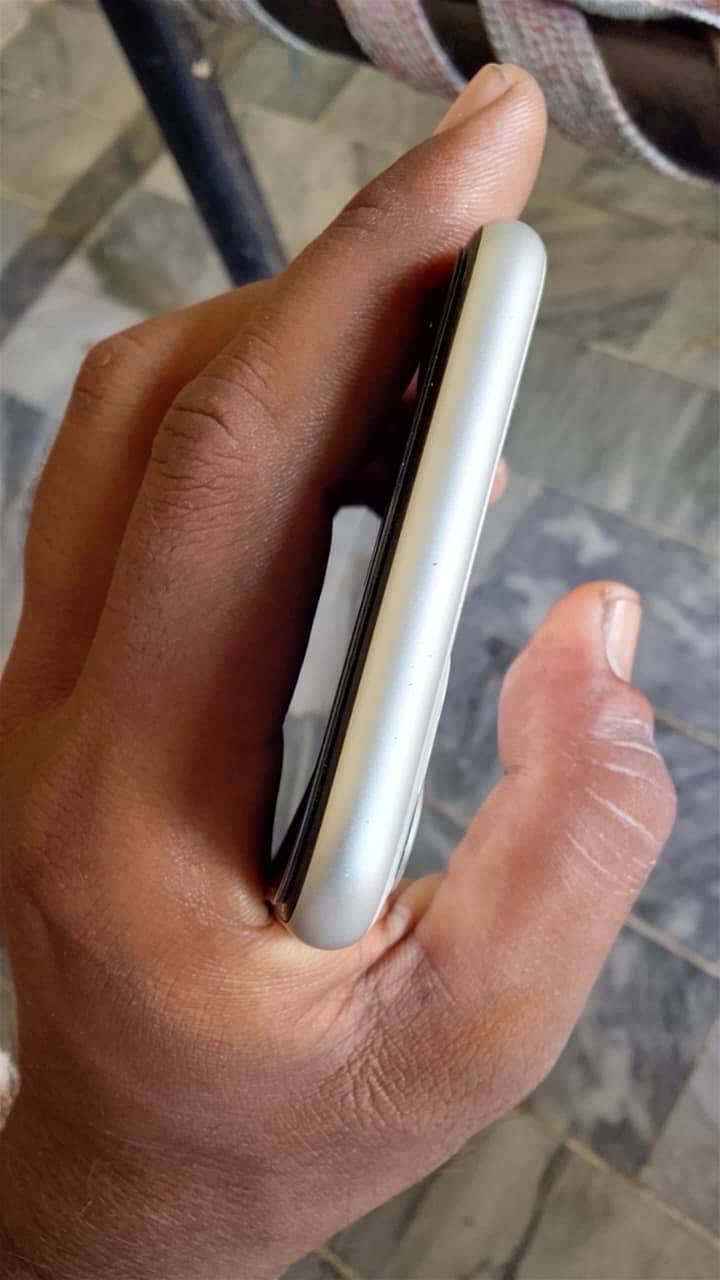Apple iPhone 11 1