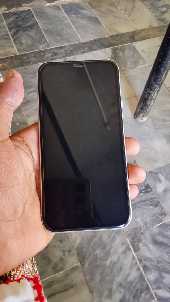 Apple iPhone 11 7