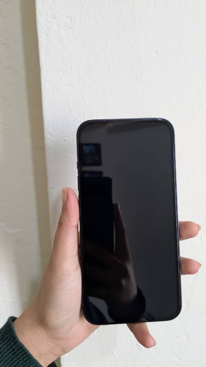 Apple iPhone 13 2