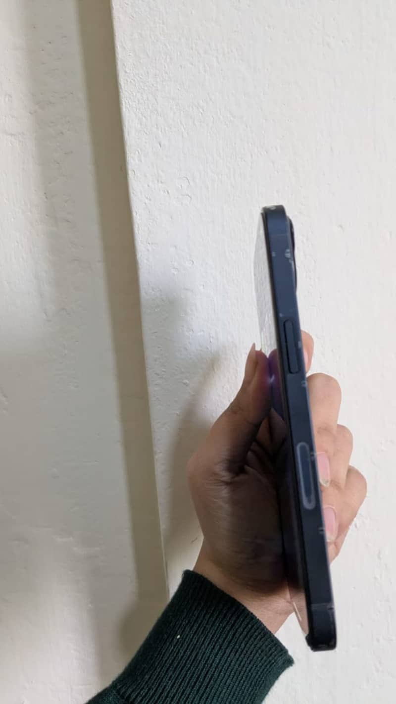 Apple iPhone 13 3