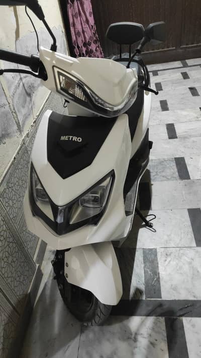 METRO THRILL - ELECTRIC SCOOTER