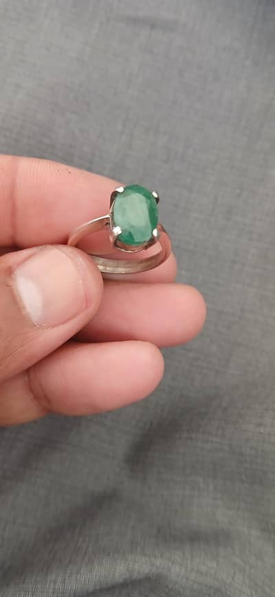 Emrald ring for sale