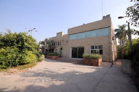 GULBERG ESTATE OFFER 4 KANAL COMMERCIAL BUILDING FOR RENT IN MAIN BOULEVARD GULBERG II LAHORE