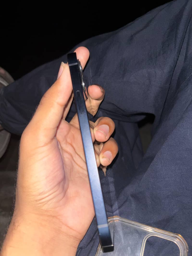 Apple iPhone 12 2