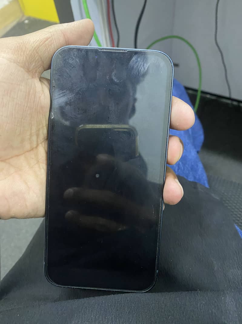 Apple iPhone 14 4