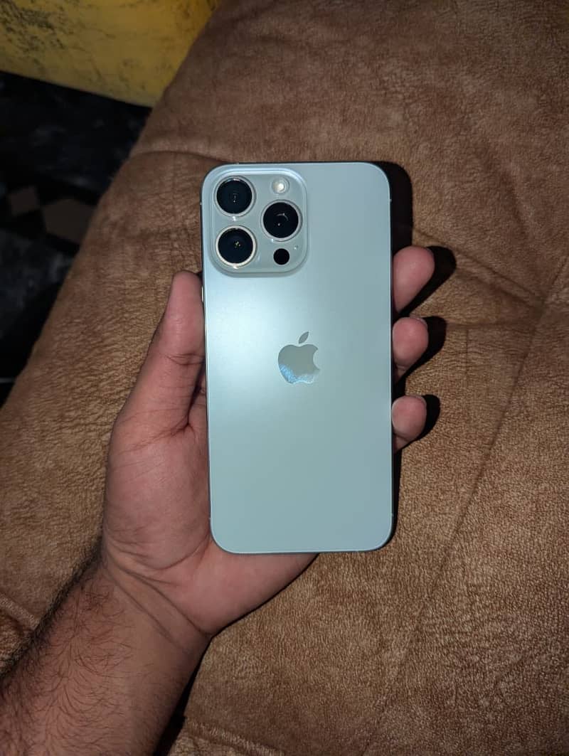 Apple iPhone 15 Pro Max 0