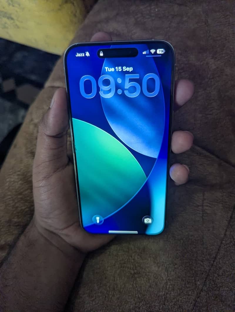Apple iPhone 15 Pro Max 2