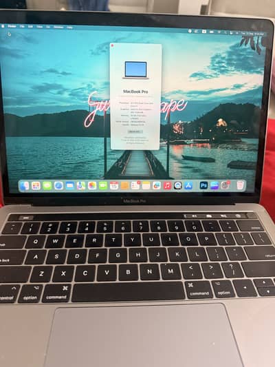 Macbook Pro 13" 2017 model 16/256gb 8/10 condition