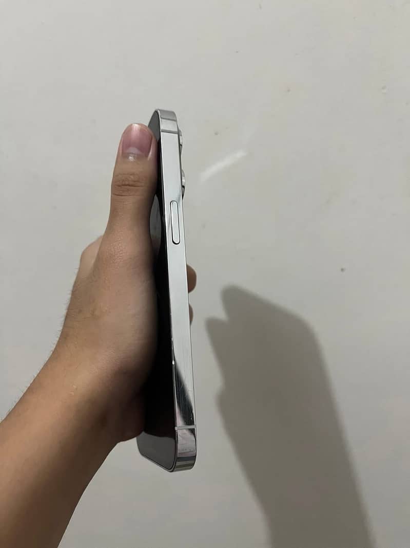 Apple iPhone 14 Pro Max 2