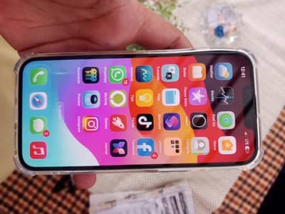 Apple iPhone 13