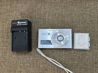 Sony DSC-W320 14 megapixel camera With charger and Battery