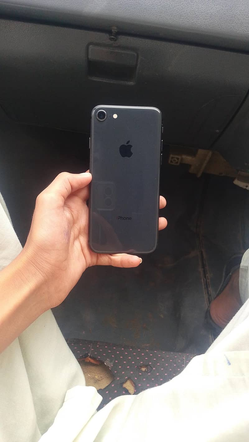 Apple iPhone 8 0