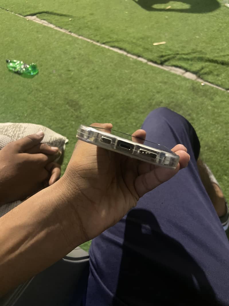 Apple iPhone 14 Pro 2