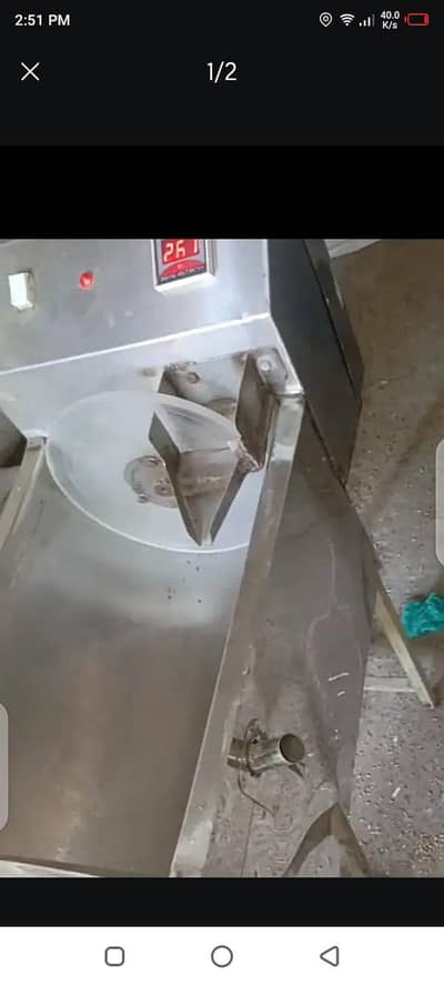 Chocolate melting machine