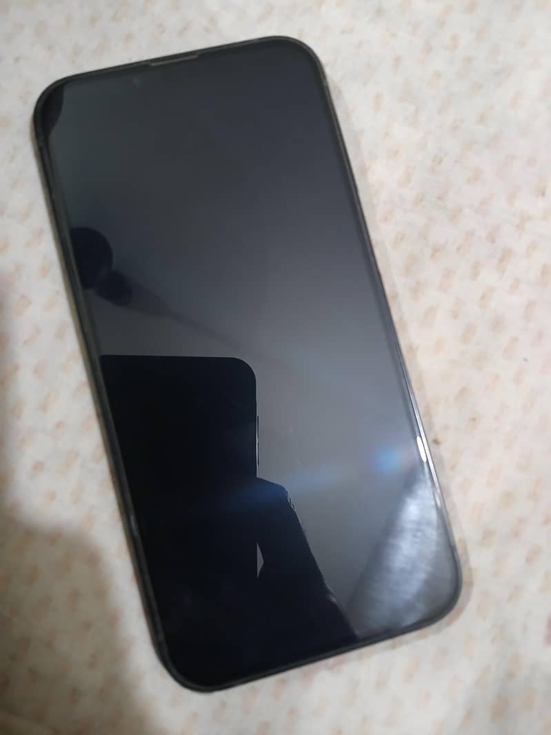 Apple iPhone 13 4