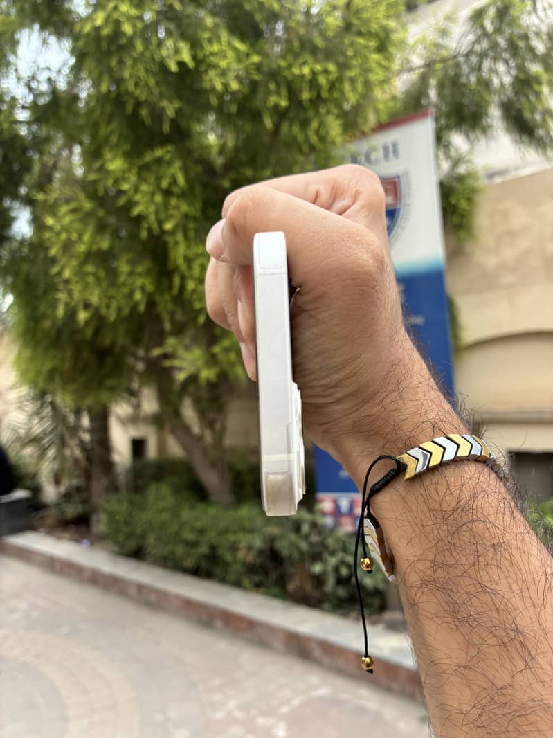 Apple iPhone 13 2