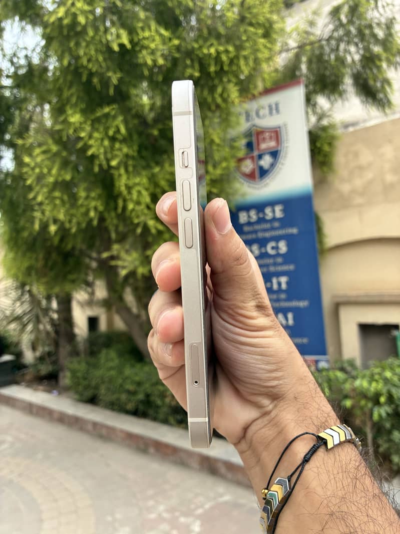 Apple iPhone 13 3