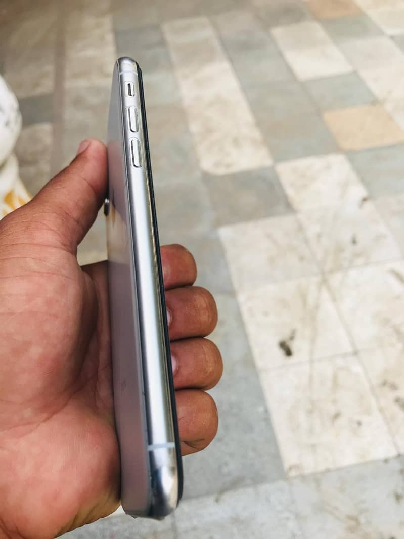 Apple iPhone X 3