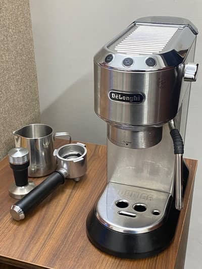 De'Longhi Dedica Arte EC885M espresso machine + KG79 Coffee Grinder