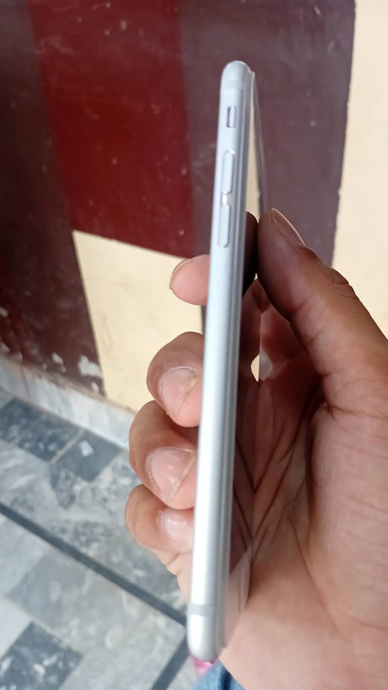 Apple iPhone 6 4