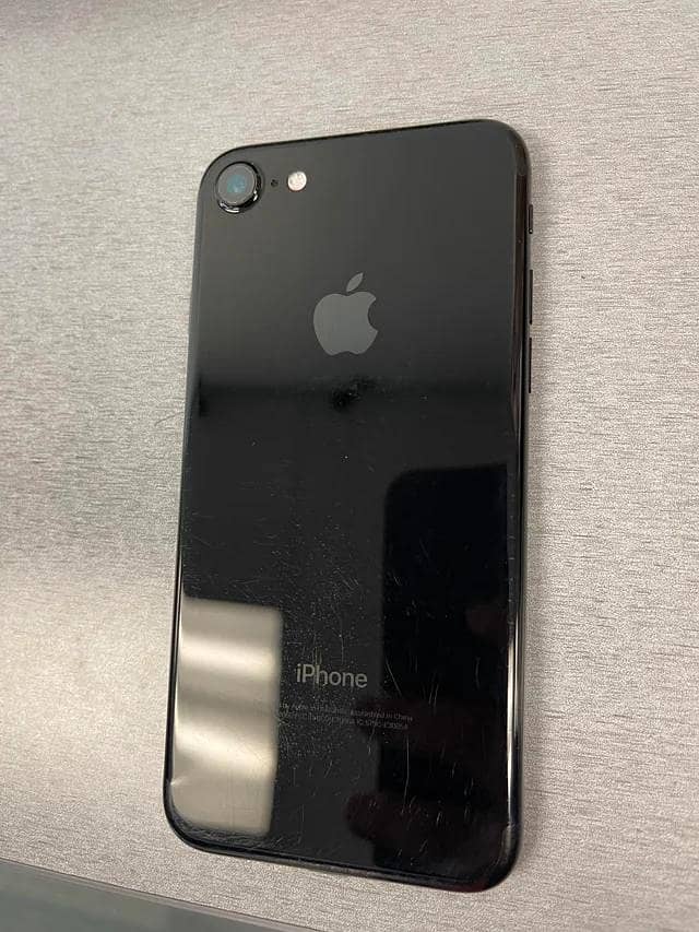 Apple iPhone 7 1