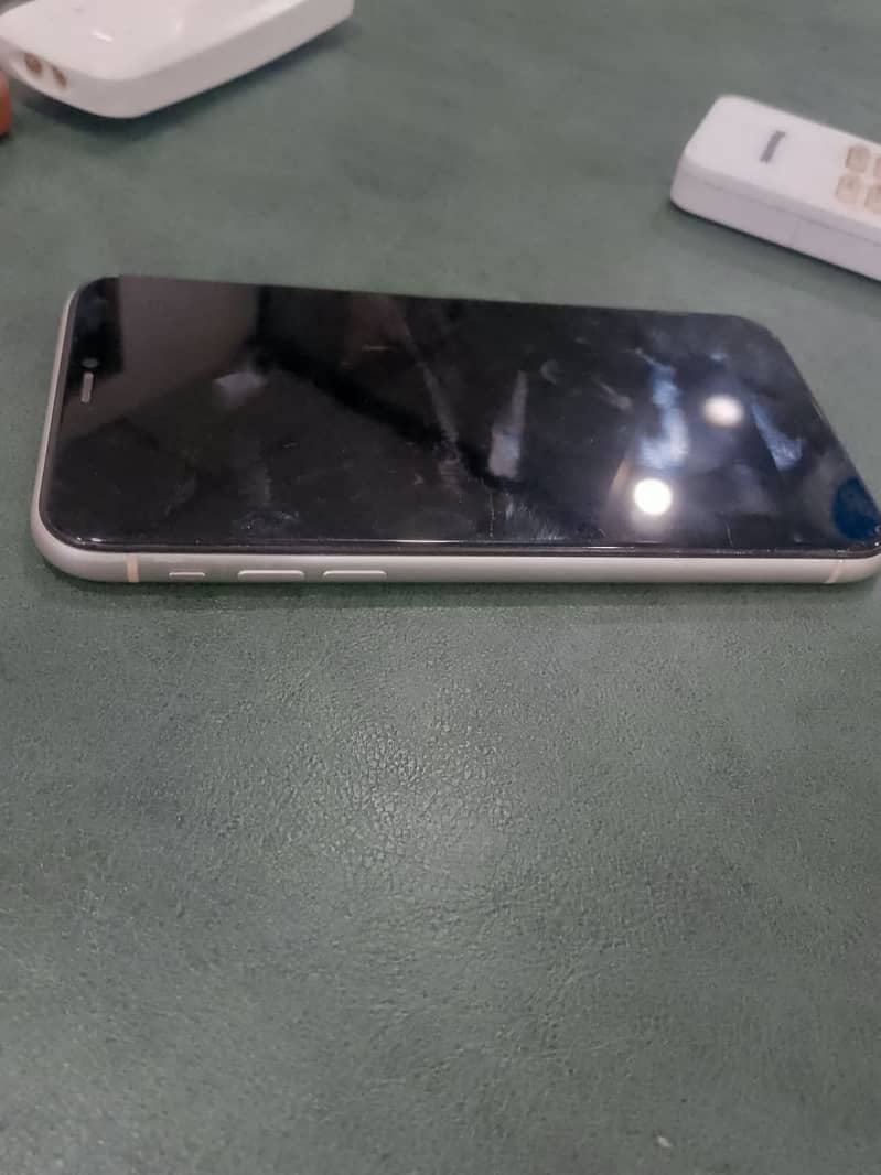 Apple iPhone 11 2