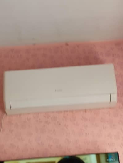 Ac for sell gree company itna use Nahi huwa hai