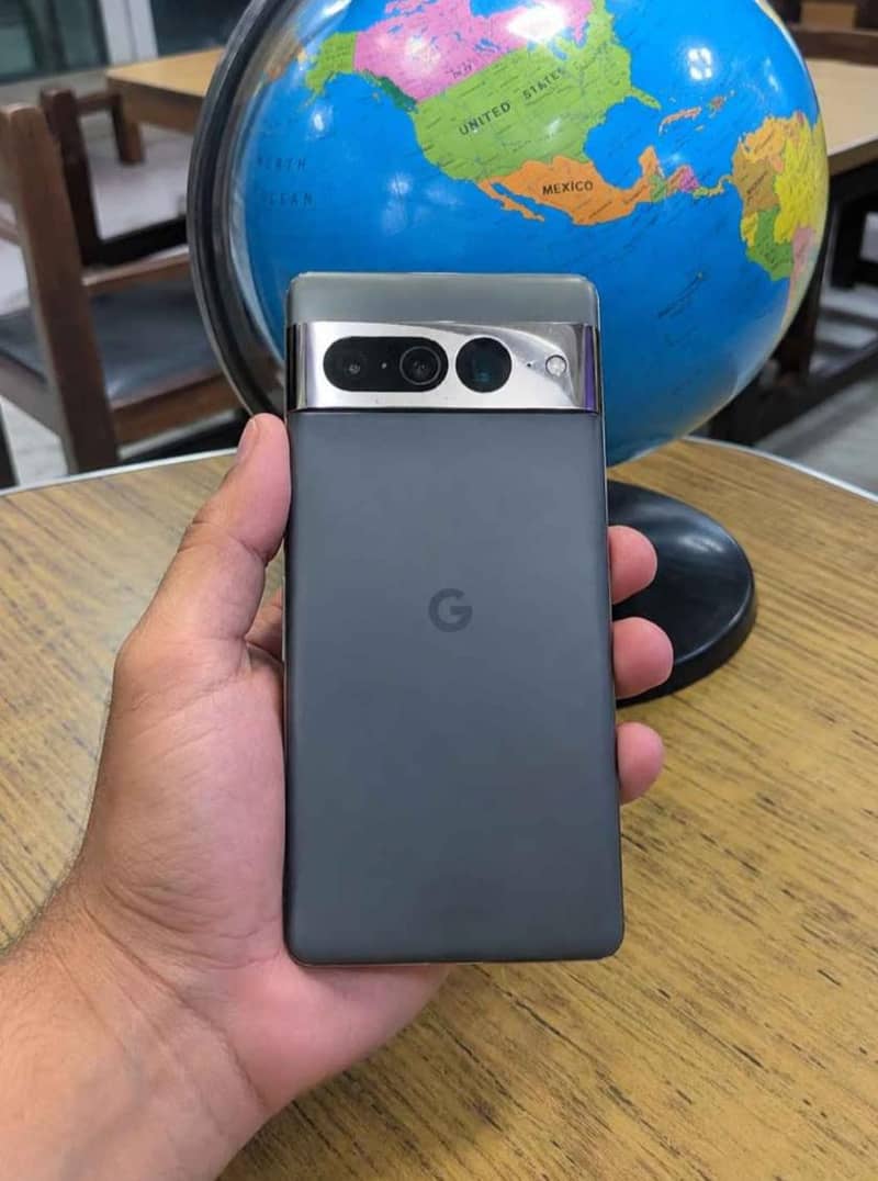 Google Pixel 7 Pro mint condition. 0