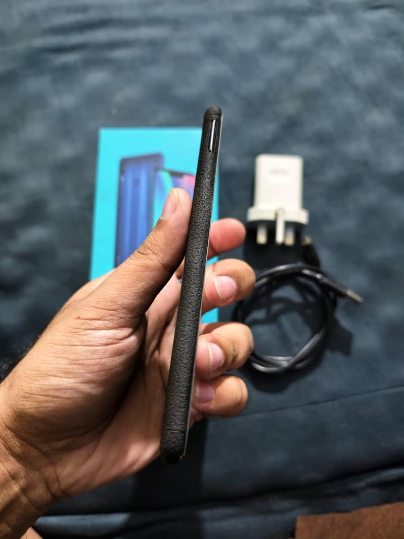 Honor 8C 4