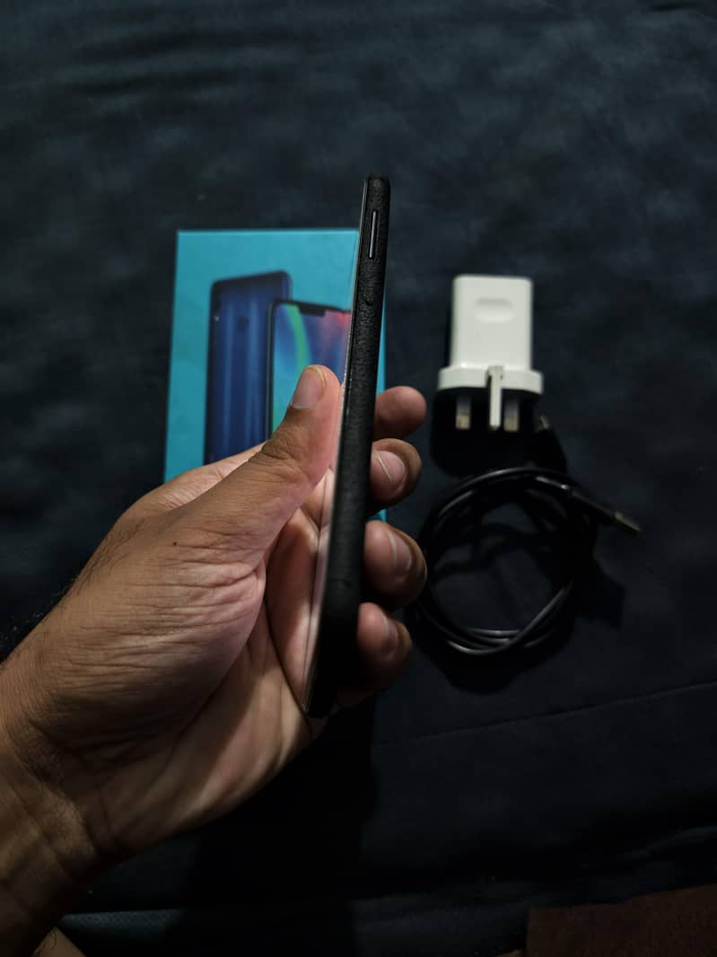 Honor 8C 5