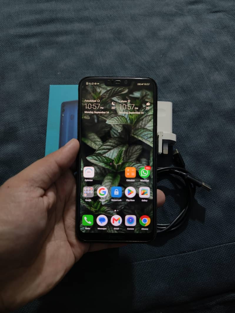 Honor 8C 6