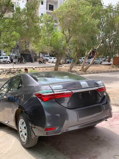 Toyota Corolla GLI 2019, grey color manual