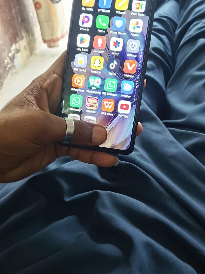 Tecno Spark 20C 2
