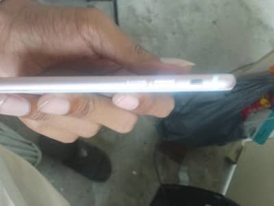 Apple iPhone 7