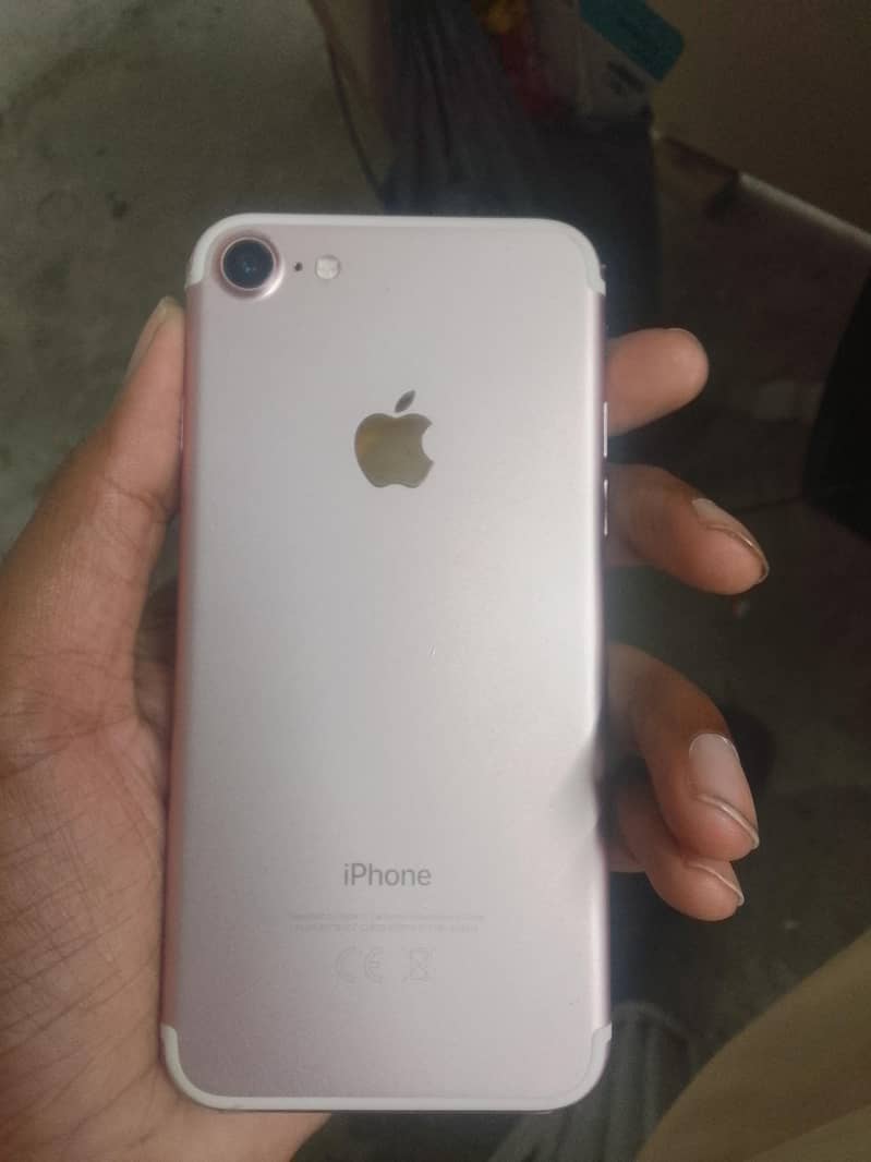 Apple iPhone 7 2