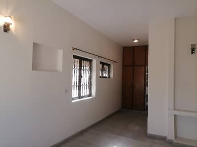 10 Marla Flat for sale in Askari