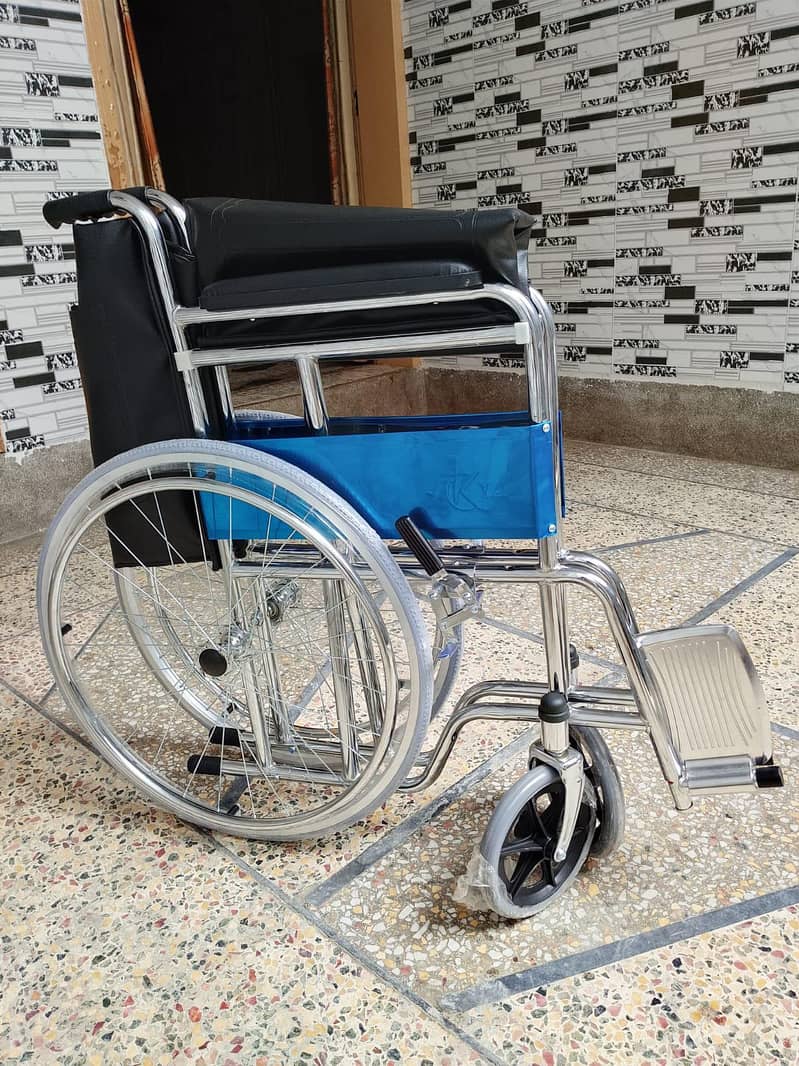 ویل چیر بغیر استعمال شدہ بلکہ صاف ستھری حالت میں 2