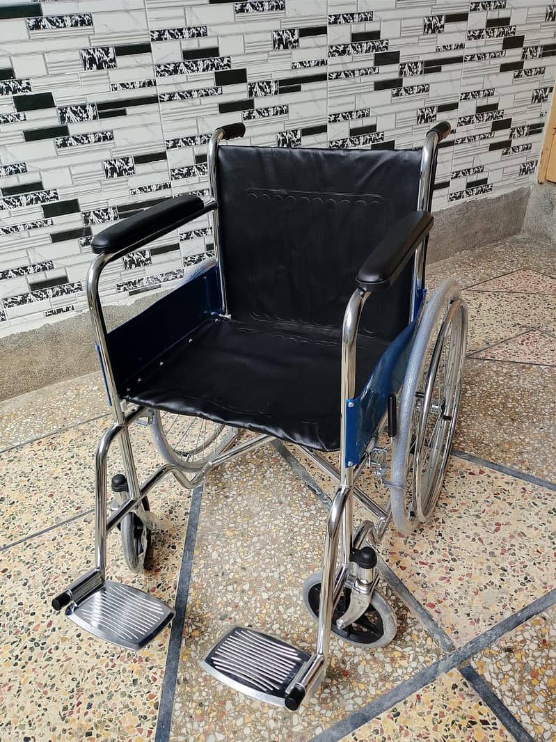 ویل چیر بغیر استعمال شدہ بلکہ صاف ستھری حالت میں 3