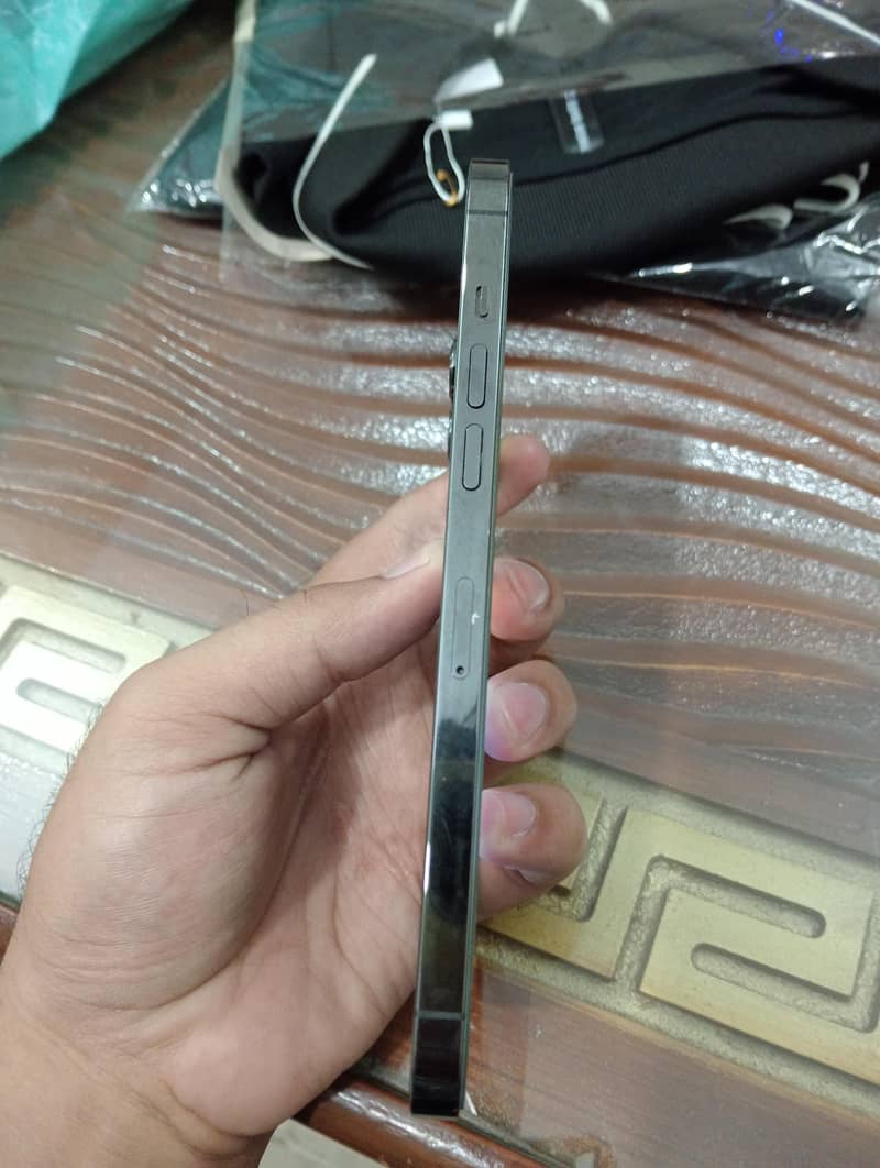 Apple iPhone 12 Pro Max 3
