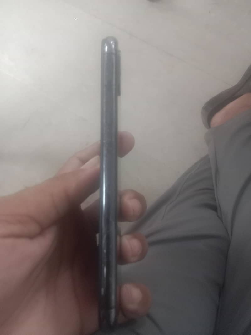 Apple iPhone X 3