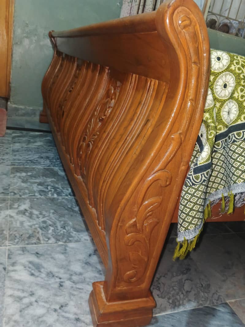 solid wooden bed 2