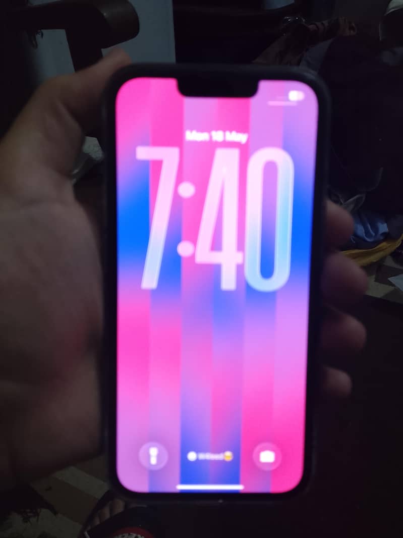 Apple iPhone 13 5