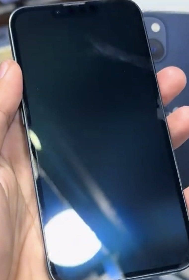 Apple iPhone 13 2