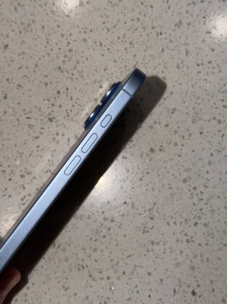 Apple iPhone 17 3