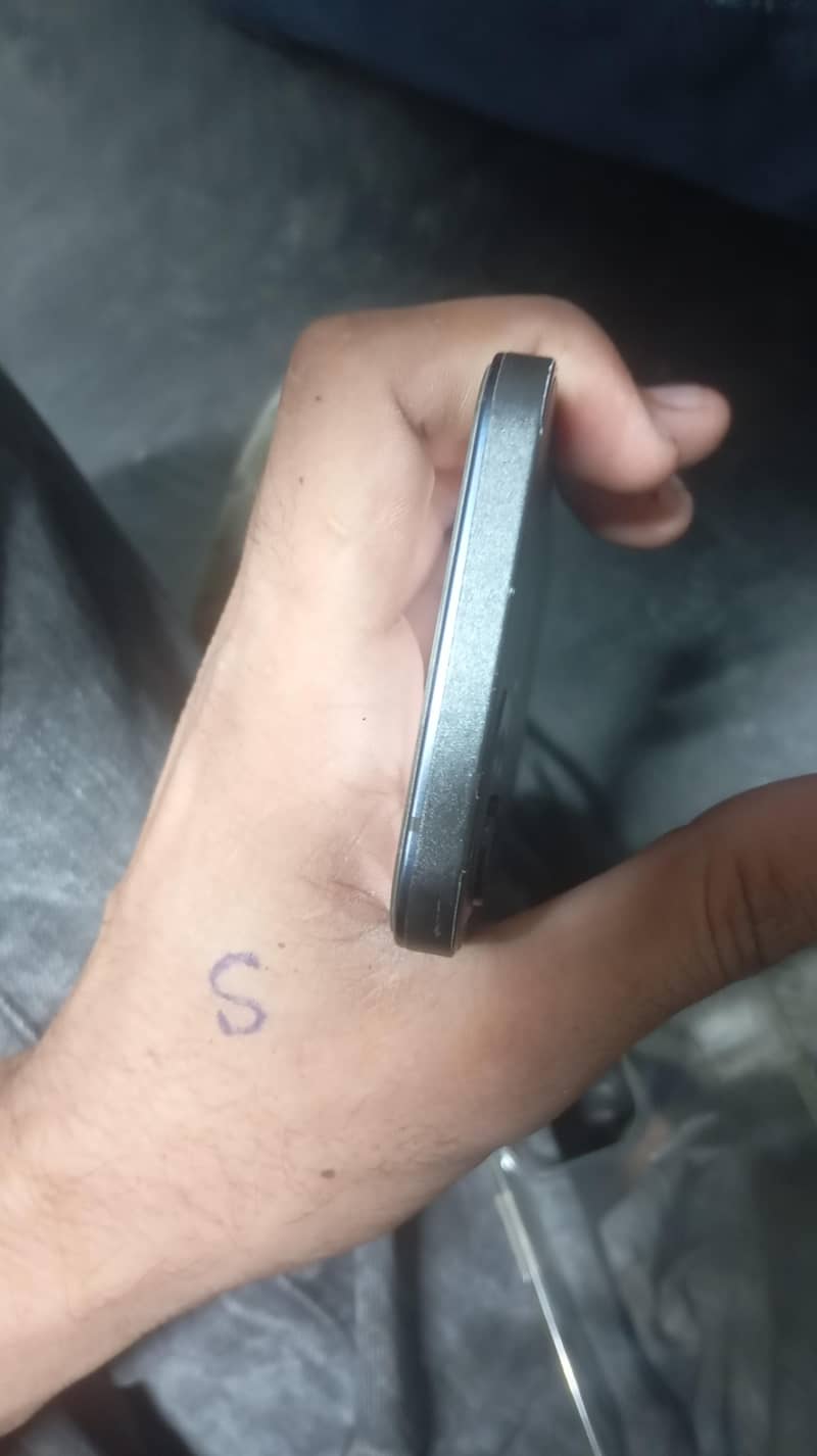 Apple iPhone 12 1